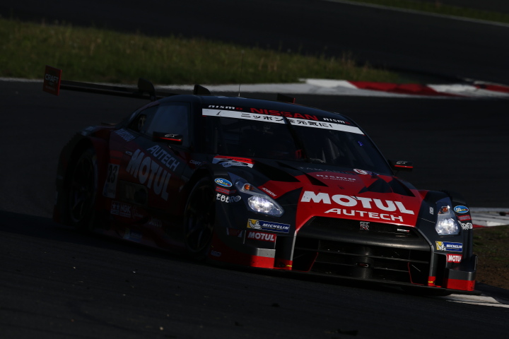 決勝レース: 松田次生／ロニー・クインタレッリ組（GT500:MOTUL AUTECH GT-R）