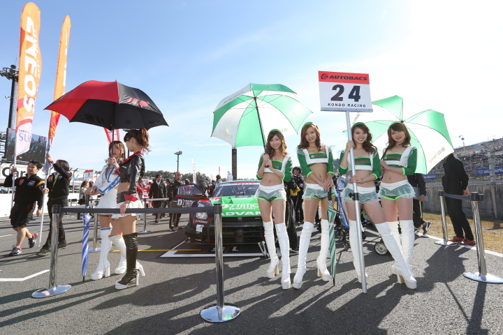 決勝レース: GT500クラス・ミハエル・クルム／佐々木大樹組のD'station ADVAN GT-R