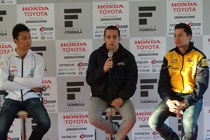 チャンピオンシップを争うドライバー3人がフライデーミーティングに出席した sf-r7-friday-meeting