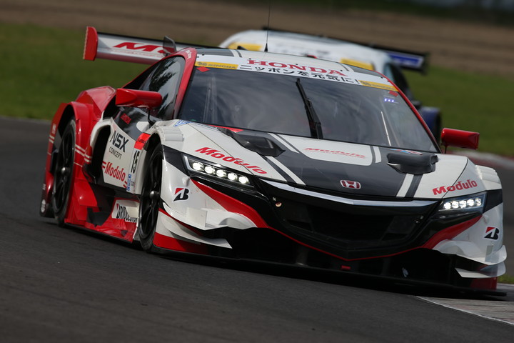 フリー走行: GT500クラス3位は小暮卓史／オリバー・ターベイ組（ドラゴモデューロNSX CONCEPT-GT）