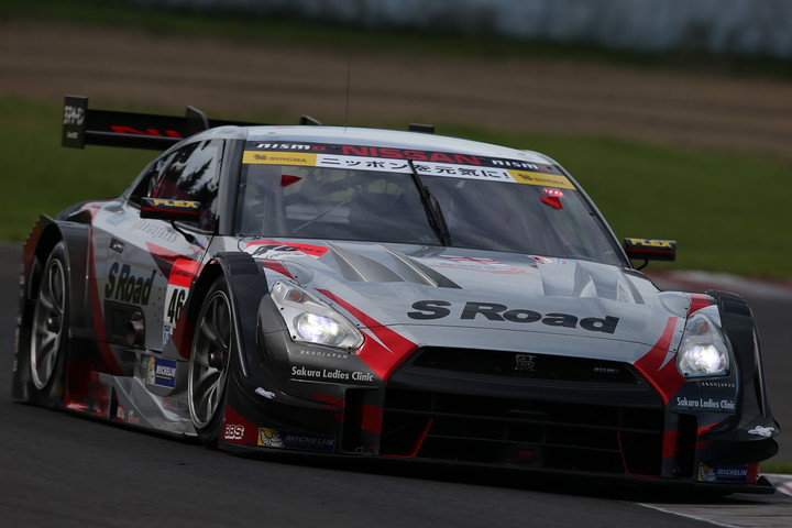 フリー走行: GT500クラストップタイムは本山哲／柳田真孝組（S Road MOLA GT-R）