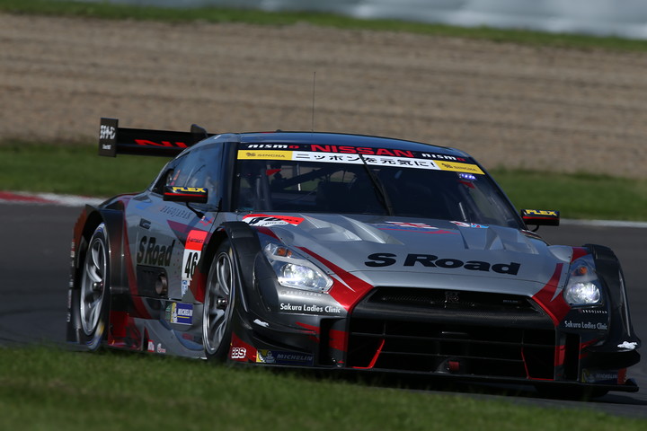 公式練習: GT500クラス2位は本山哲／柳田真孝組（S Road MOLA GT-R）