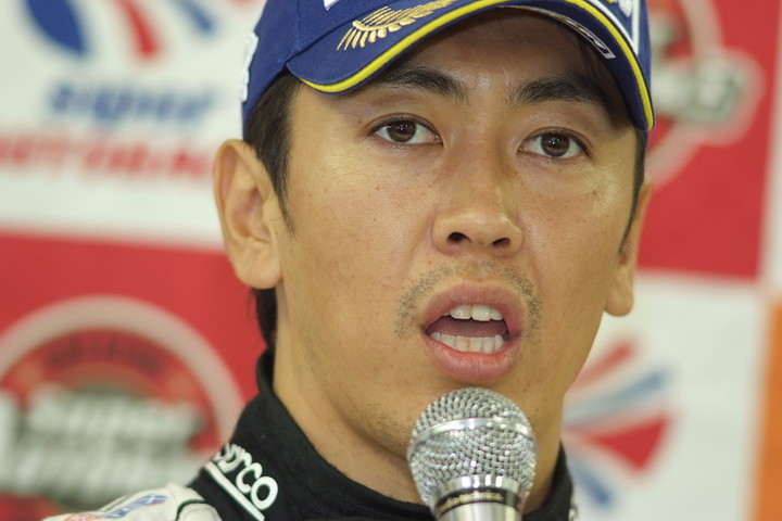 予選記者会見: GT500クラスポールポジションの柳田真孝（S Road MOLA GT-R）