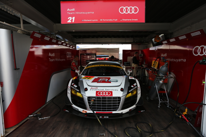 公式練習: GT300クラス・Audi R8 LMS ultra