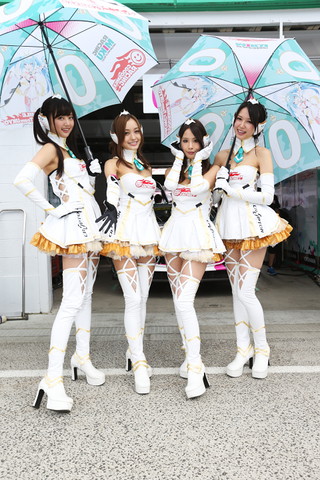 ピットウォーク: レースクイーン