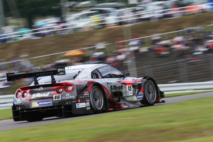 GT500クラスノックアウト予選Q2: 本山哲（S Road MOLA GT-R）