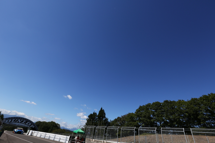 ウォームアップ: 小泉洋史／岩崎祐貴組（GT300クラス・NetMove GT-R）