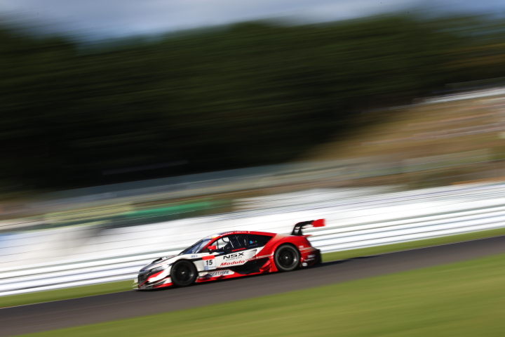決勝レース: 小暮卓史（ドラゴモデューロNSX CONCEPT-GT）