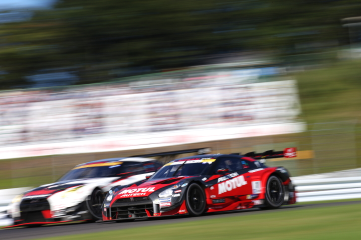 決勝レース: ロニー・クインタレッリ（MOTUL AUTECH GT-R）