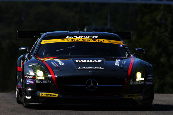 アンドレ・クート／富田竜一郎組（GT300クラス・GAINER TANAX GT-R）