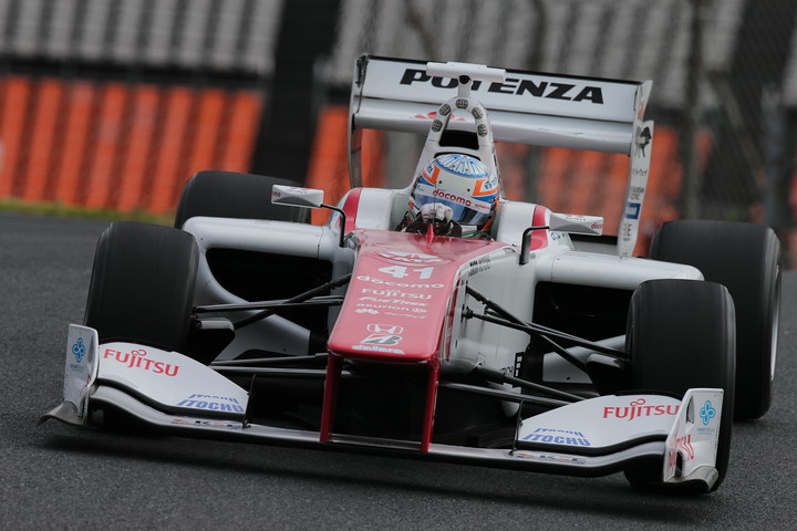 フリー走行1回目: 2位はナレイン・カーティケヤン（DOCOMO TEAM DANDELION RACING）