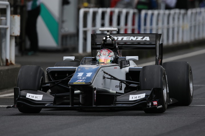 フリー走行2回目: 2位は伊沢拓也（REAL RACING）