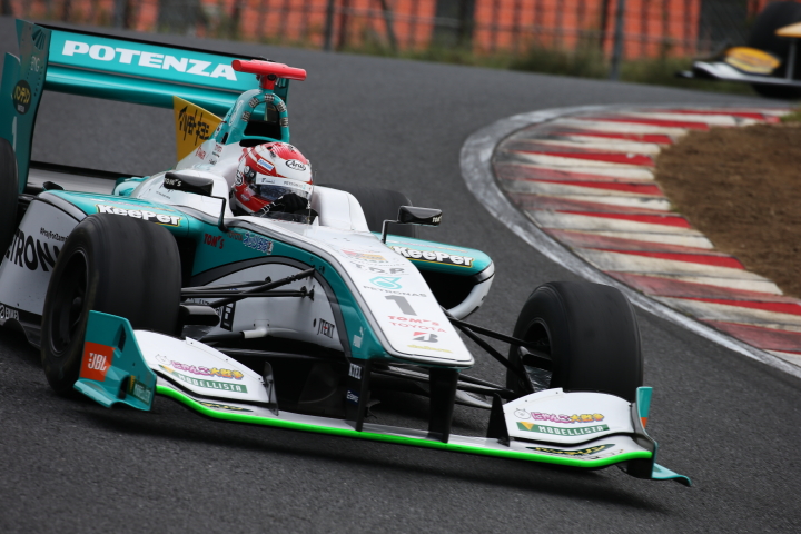 フリー走行1回目: 中嶋一貴（PETRONAS TOM’S SF14）