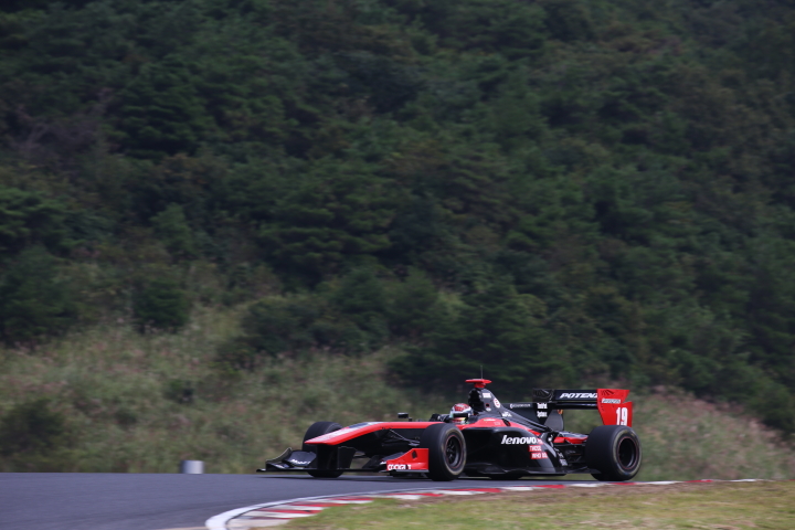 フリー走行1回目: ジョアオ・パオロ・デ・オリベイラ（LENOVO TEAM IMPUL SF14）