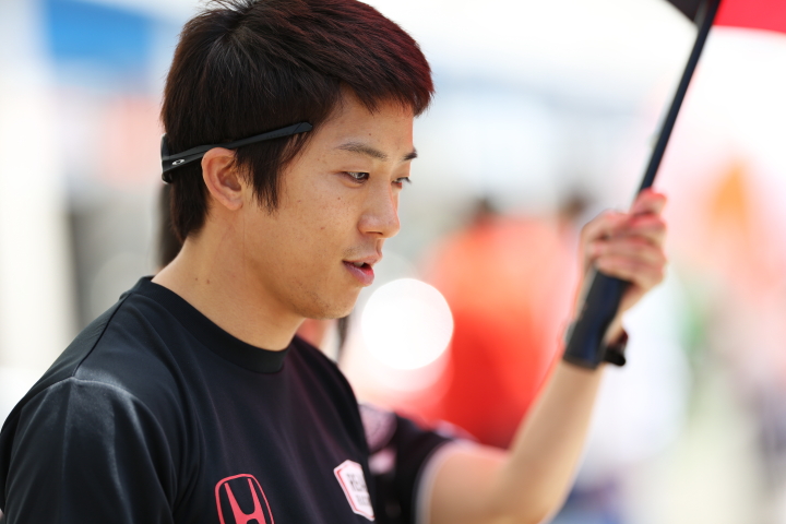 ピットウォーク: 伊沢拓也（REAL RACING）