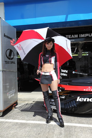 ピットウォーク: レースクイーン