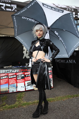 建築マニアブース？！ とレースクイーン