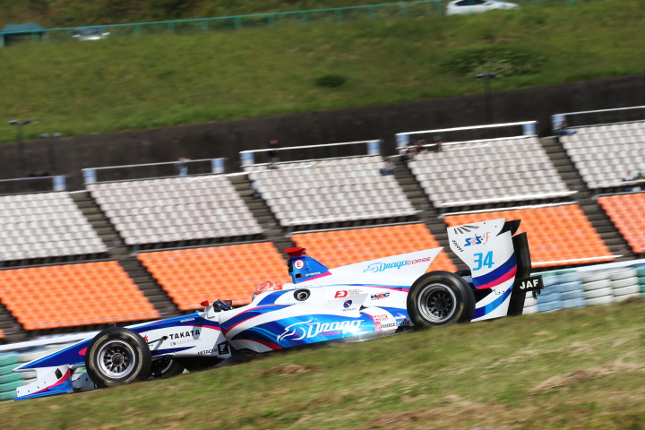 フリー走行2回目: 小暮卓史（DRAGO CORSE SF14）