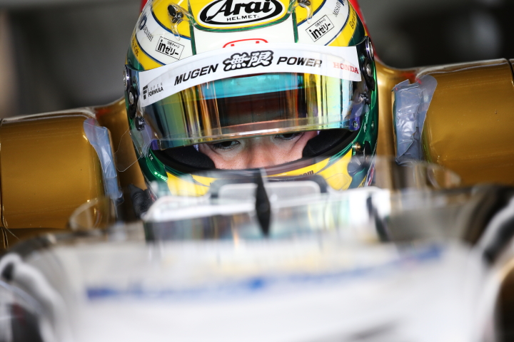 ウォームアップ: 山本尚貴（TEAM 無限SF14）