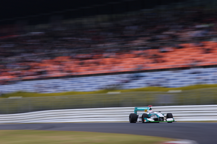 決勝レース: 中嶋一貴（PETRONAS TOM’S SF14）