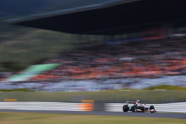 決勝レース: 国本雄資（P.MU/CERUMO・INGING SF14）