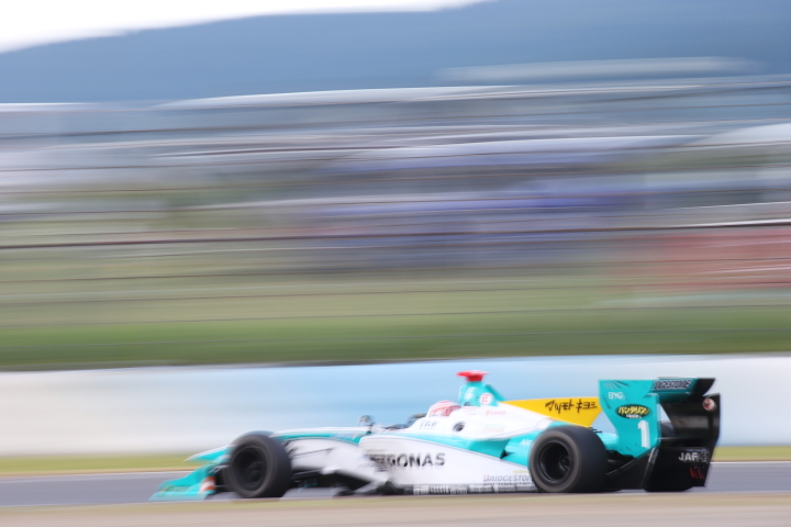 決勝レース: 中嶋一貴（PETRONAS TOM’S SF14）