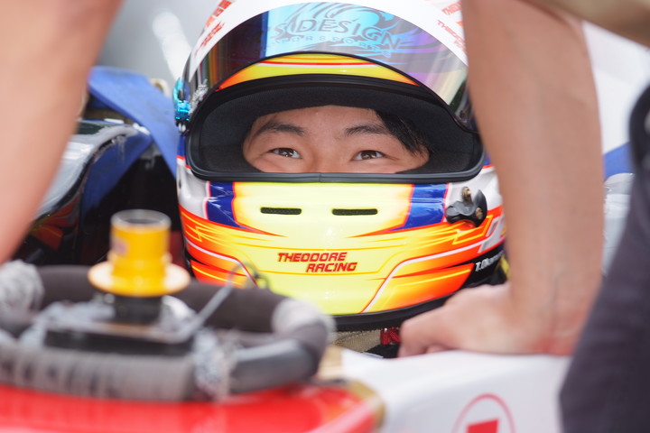 6位の岡村健（THEODORE RACING 10V）
