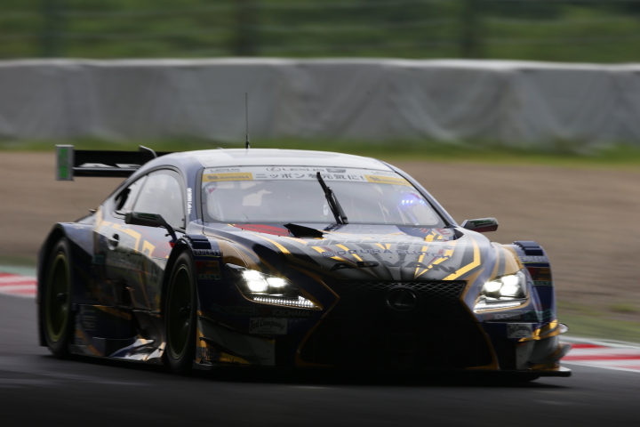 公式練習: 脇阪寿一／関口雄飛組（GT500クラス・WedsSport ADVAN RC F）