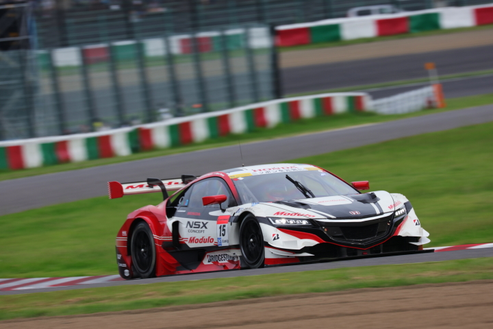 GT500クラスノックアウト予選Q2: オリバー・ターベイ（ドラゴモデューロNSX CONCEPT-GT）