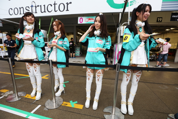 GTキッズウォーク: レースクイーン