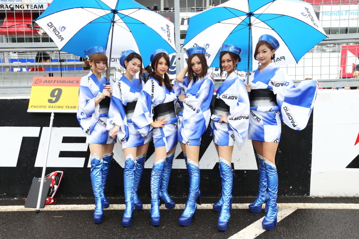 ピットウォーク: レースクイーン