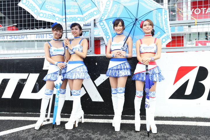 ピットウォーク: レースクイーン