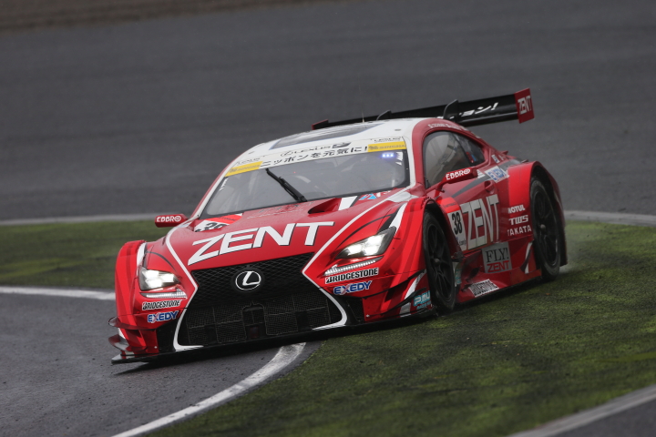 決勝レース: 立川祐路／石浦宏明組（GT500クラス・ZENT CERUMO RC F）