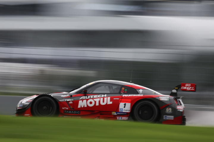 決勝レース: 松田次生／ロニー・クインタレッリ組（GT500クラス・MOTUL AUTECH GT-R）