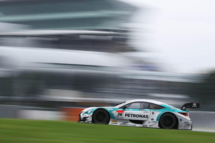 決勝レース: 伊藤大輔／ジェームス・ロシター組（GT500クラス・PETRONAS TOM'S RC F）
