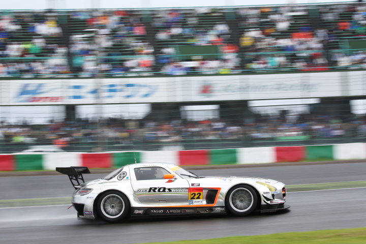 決勝レース: 和田久／城内政樹組（GT300クラス・グリーンテックSLS AMG GT3）