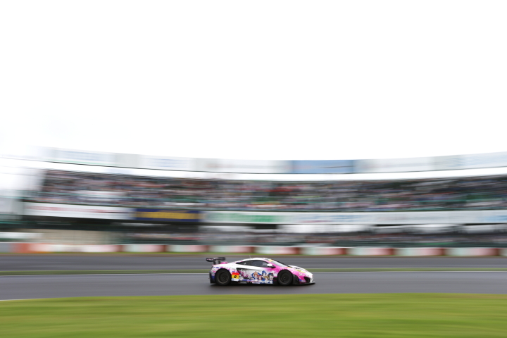 決勝レース: 白坂卓也／阪口良平／山脇大輔組（GT300クラス・PACIFICマクラーレンwith μ's）
