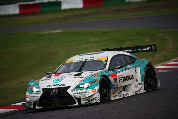 決勝レース: 伊藤大輔／ジェームス・ロシター組（GT500クラス・PETRONAS TOM'S RC F）