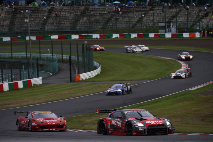 決勝レース: 松田次生／ロニー・クインタレッリ組（GT500クラス・MOTUL AUTECH GT-R）