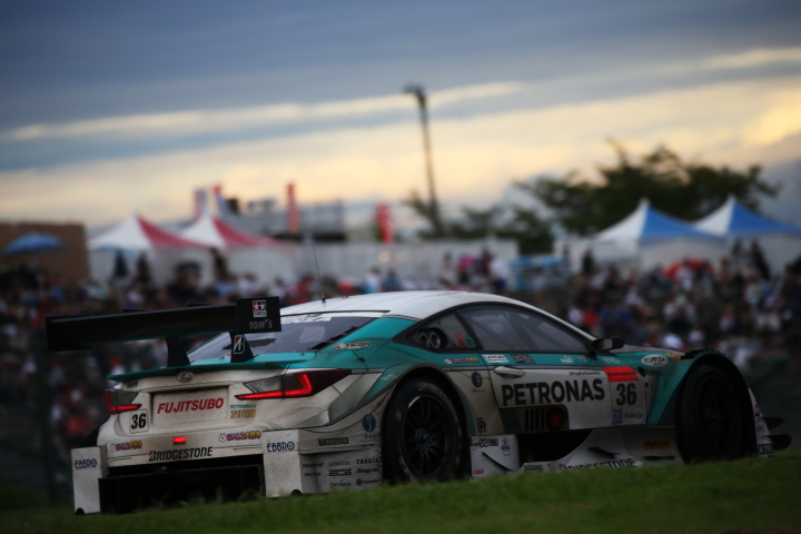 決勝レース: 伊藤大輔／ジェームス・ロシター組（GT500クラス・PETRONAS TOM'S RC F）