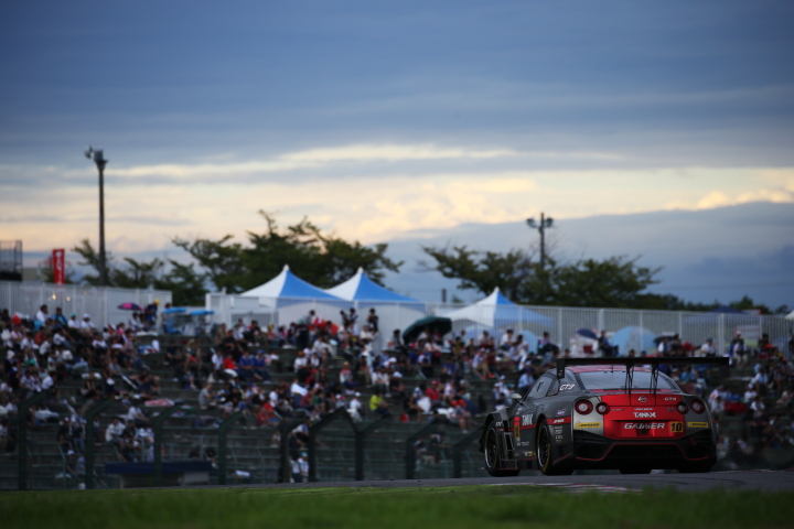 決勝レース: アンドレ・クート／千代勝正／富田竜一郎組（GT300クラス・GAINER TANAX GT-R）