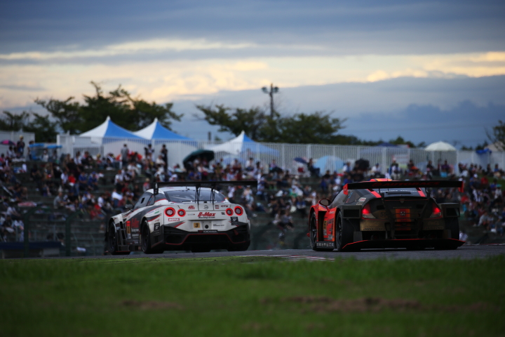 決勝レース: 星野一樹／高星明誠／ウォルフガング・ライプ組（GT300クラス・B-MAX NDDP GT-R）