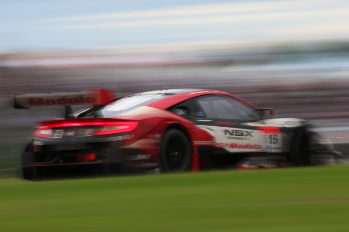 決勝レース: 小暮卓史／オリバー・ターベイ組（GT500クラス・ドラゴモデューロNSX CONCEPT-GT）