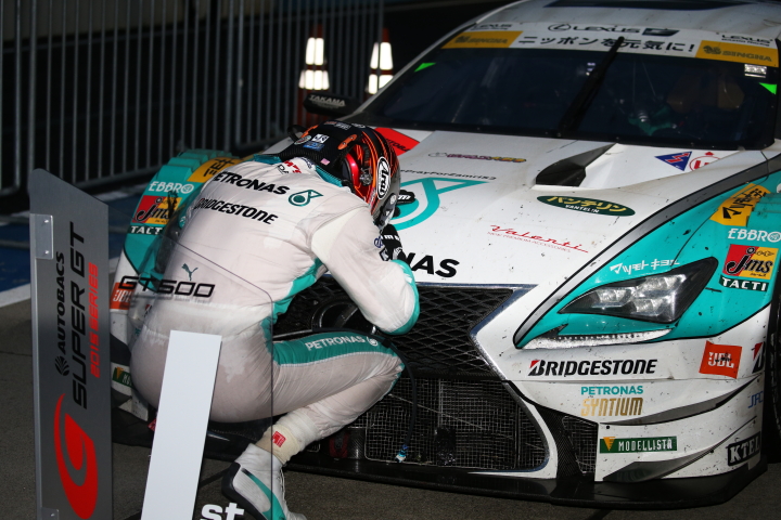 決勝レース: GT500クラスで優勝したジェームス・ロシター（LEXUS TEAM PETRONAS TOM'S）