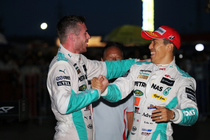 決勝レース: GT500クラスで優勝したジェームス・ロシター／伊藤大輔組（LEXUS TEAM PETRONAS TOM'S）