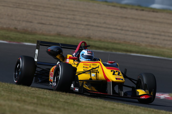 予選2位はルーカス・オルドネス（B-MAX NDDP F3）