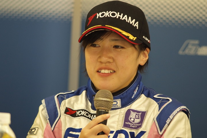 決勝記者会見: Nクラス2位の三浦愛（EXEDY RACING TEAM）
