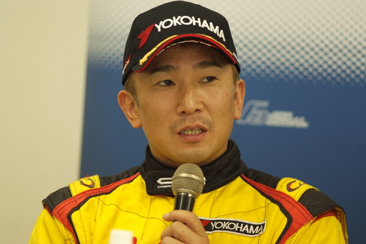 決勝記者会見: Nクラス3位のドラゴン（B-MAX Racing Team）