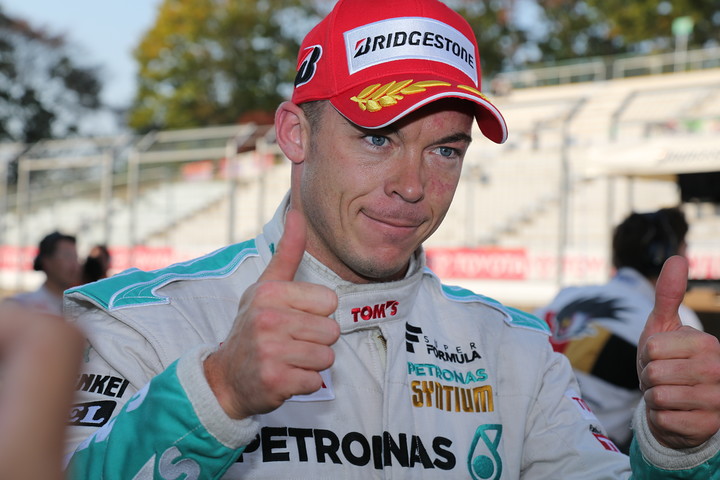 ノックアウト予選: ポールポジションを獲得したアンドレ・ロッテラー（PETRONAS TOM’S SF14）