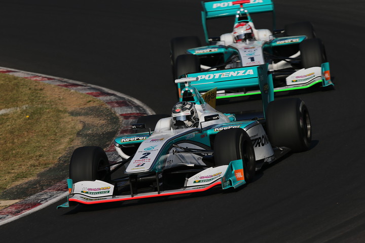 中嶋一貴を抜き返したアンドレ･ロッテラーがトップを奪い返す